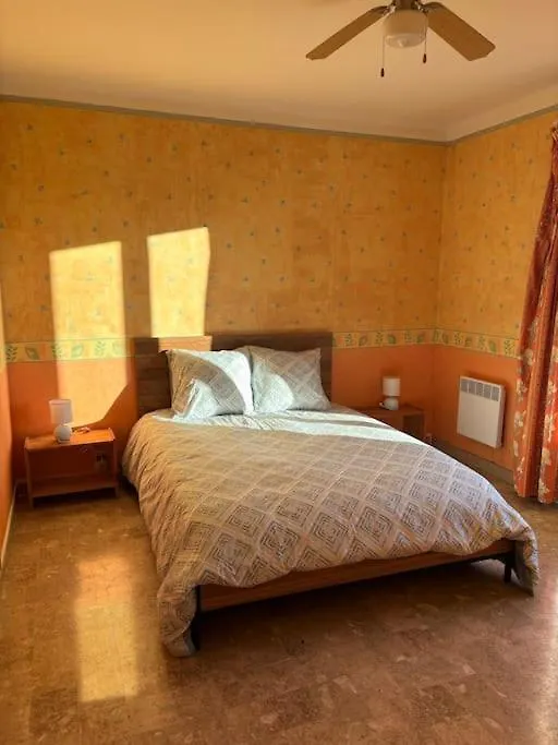 Holiday home Maison 3 Chambres 1Km De Plage Six-Fours-les-Plages